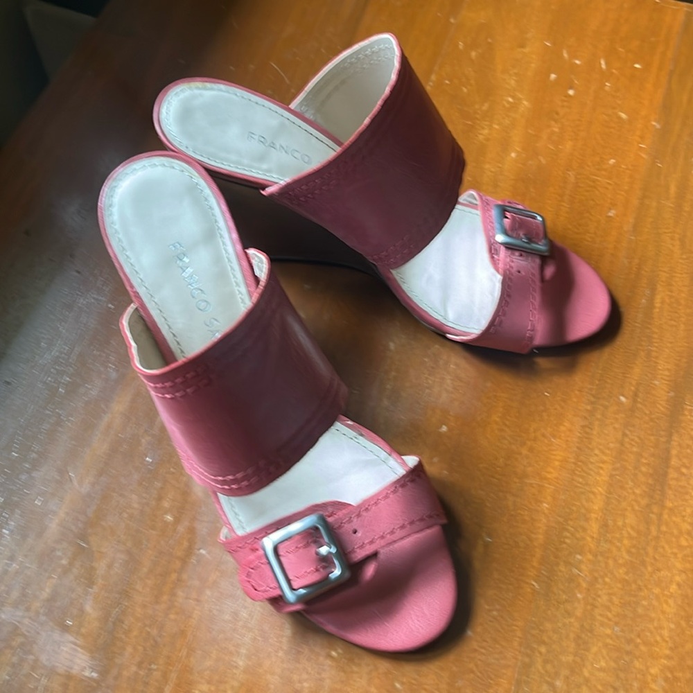 Rose wedge sandals